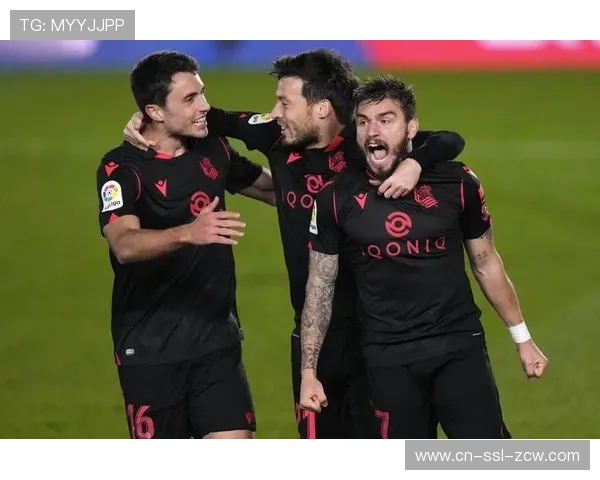 皇马4-1大胜皇家社会豪取八连胜，维尼修斯点球梅开二度助球队登顶积分榜